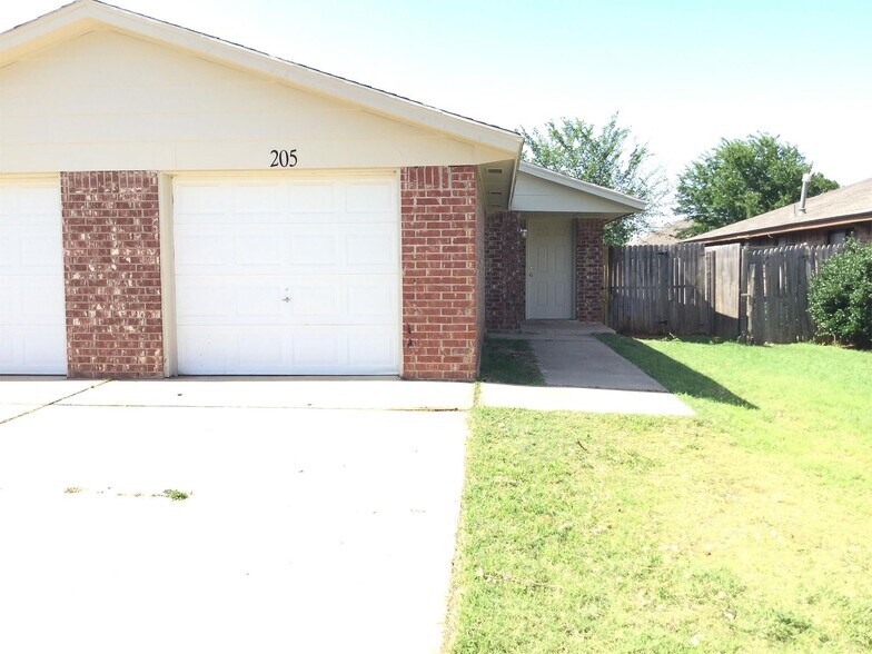 205 Windsor Way House for Rent in Midwest City, OK