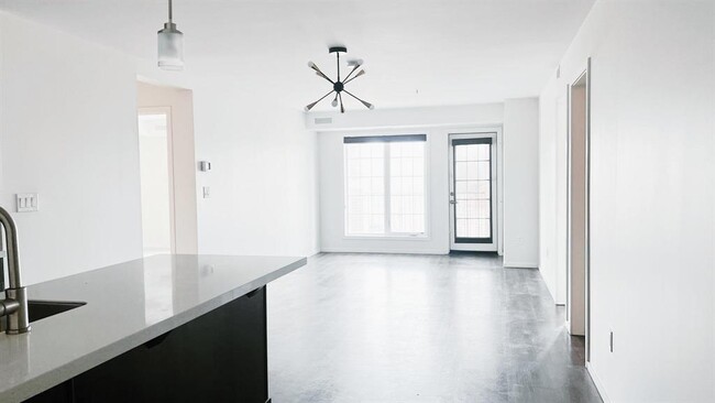 Photo - 25 Bridgeland Dr N