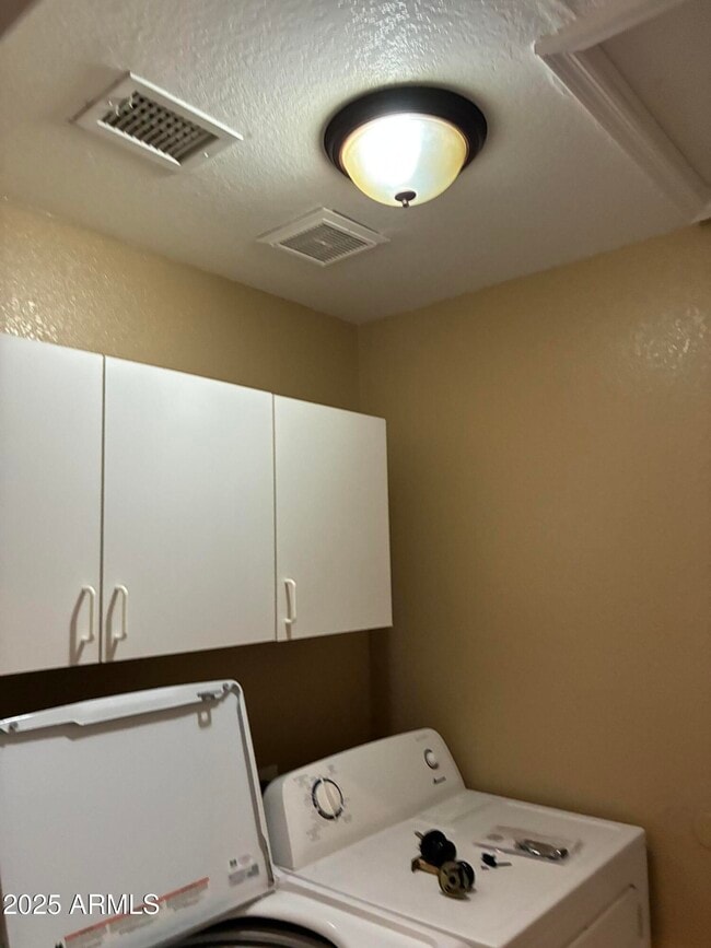 Photo - 1041 E Silverwood Dr