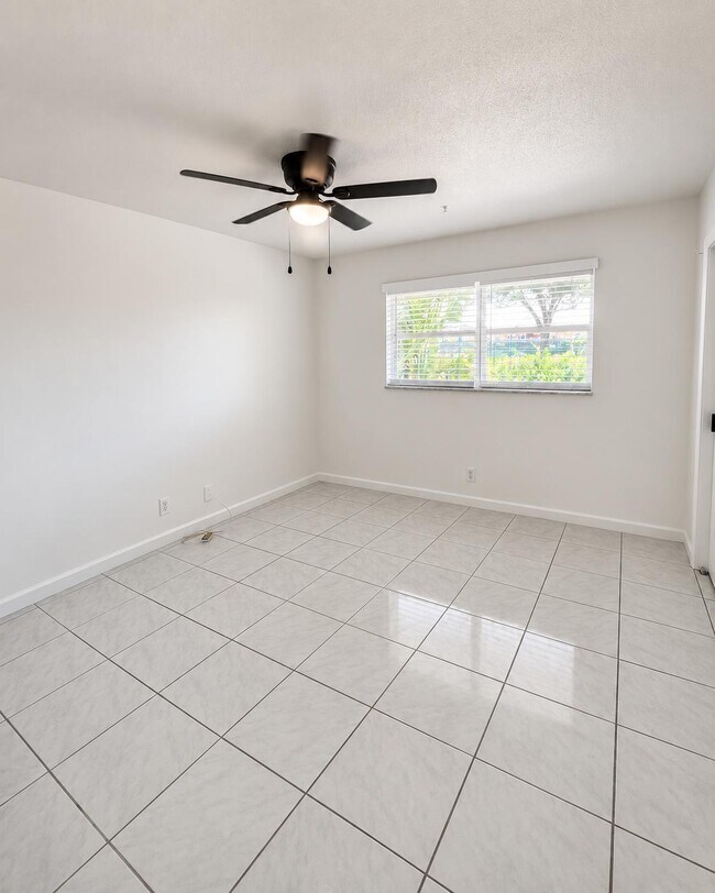 2801 Albatross Rd