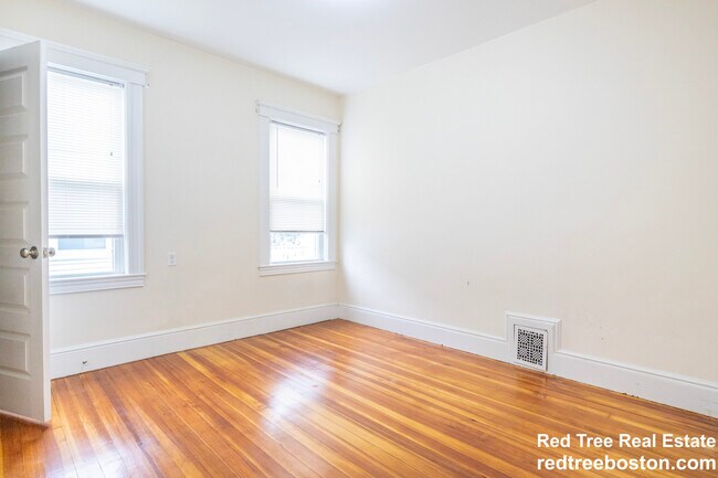 79 Saxton St Unit 3