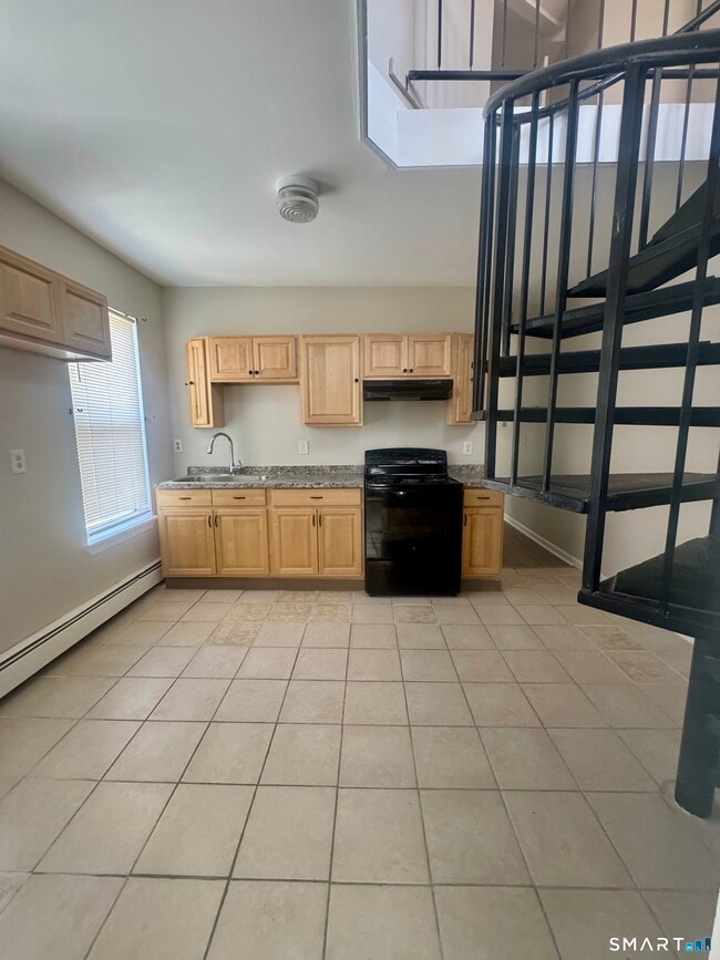 Photo - 640 Elm St Unit 3R