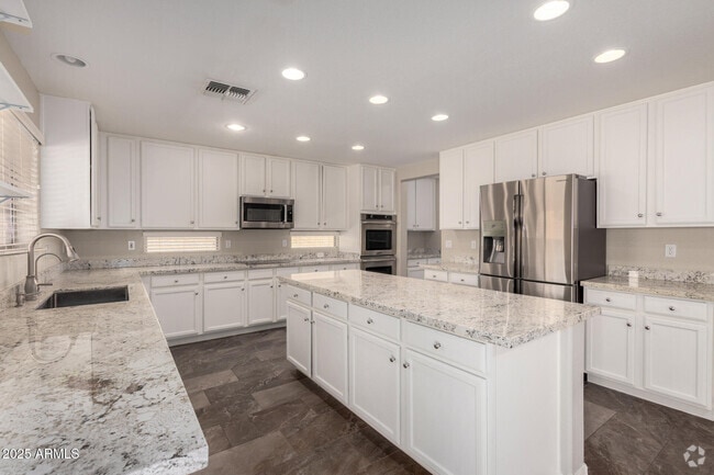 Building Photo - 4122 E Palm Beach Dr Rental