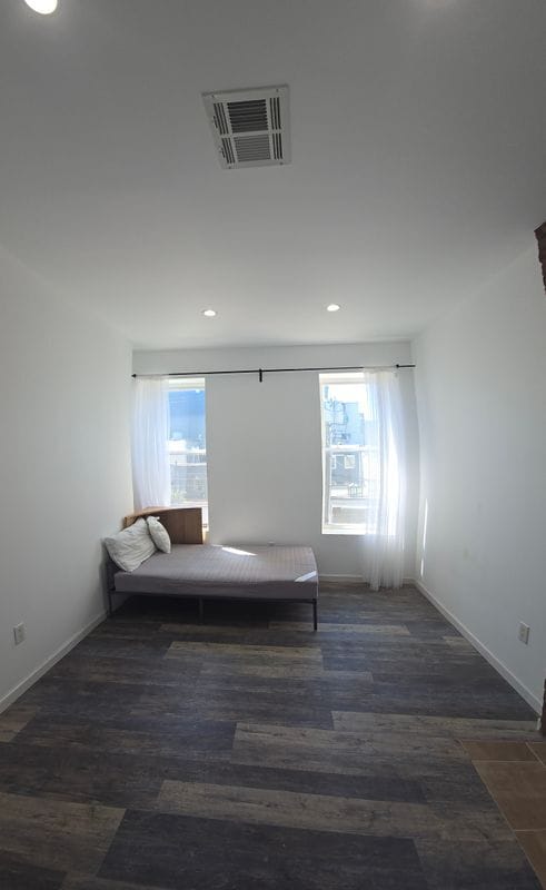 130 Van Dyke St Unit 2