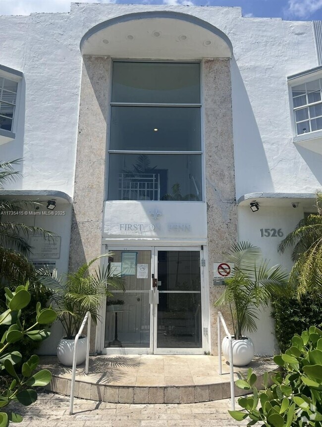 Building Photo - 1526 Pennsylvania Ave Unit 15 Rental