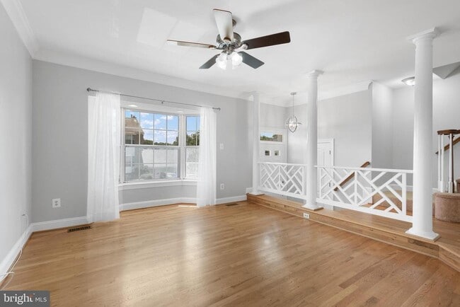 Photo - 46613 Silhouette Square