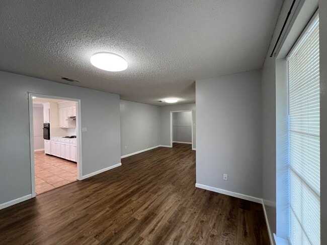 Photo - 13085 Friendship Rd