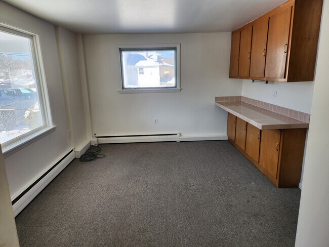 living room - 116 W High St