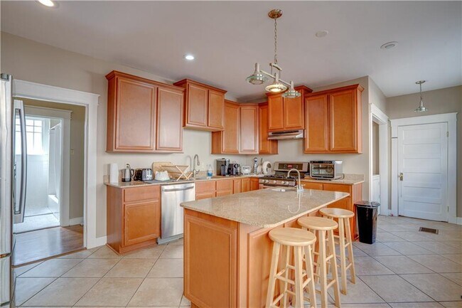 Photo - 8010 S Claiborne Ave