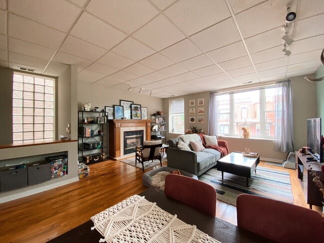 Photo - 2117 W Ohio St Unit 2F