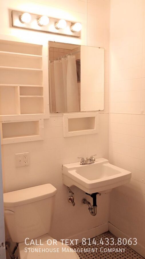 Photo - 620 E 6th St Unit 2nd Floor