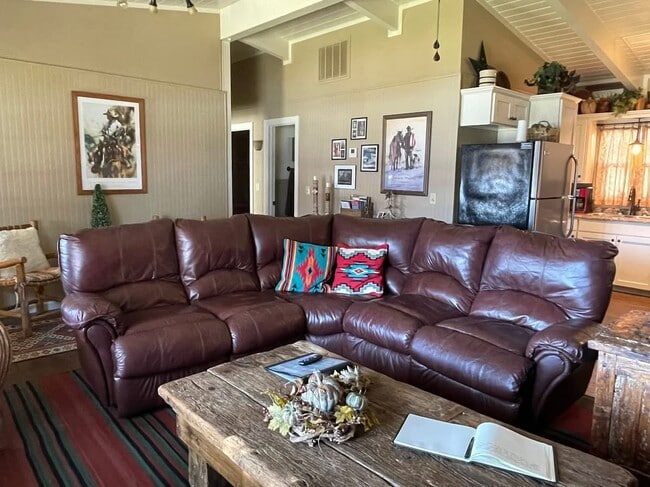 Photo - 1114 W 17th St