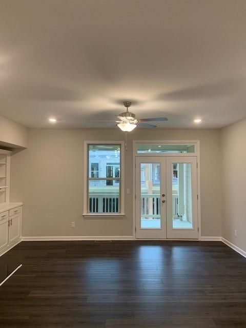 Photo - 3925 Redwood Dr