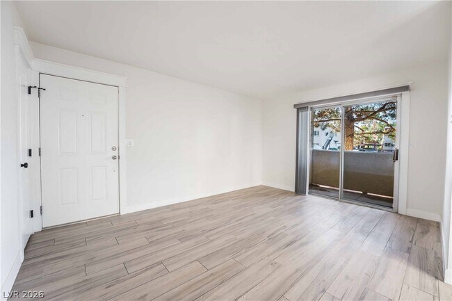 Photo - 7300 W Pirates Cove Rd Unidad 1005