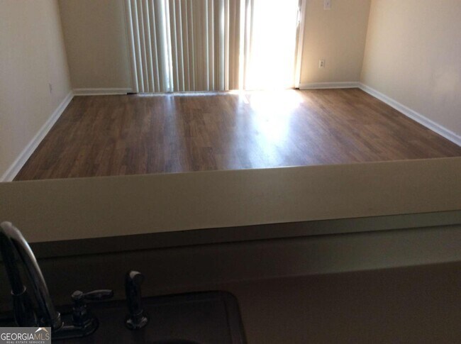 Photo - 200 Sheraton Ct