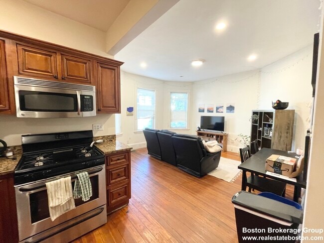 Photo - 112 Hillside St