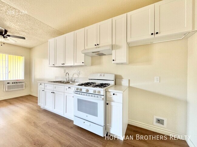 Photo - 15552 Nordhoff St Unidad 104