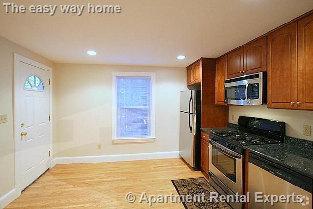 Building Photo - 429 Franklin St Unit #1L Rental