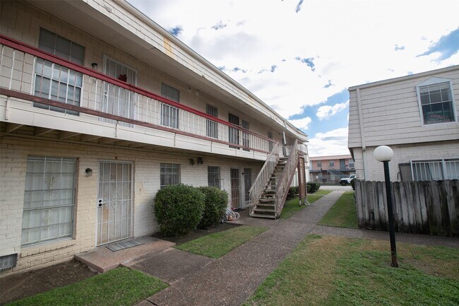 Photo - 6201 Ranchester Dr Unit 36