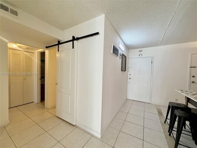 Photo - 1465 NE 123rd St Unidad 201