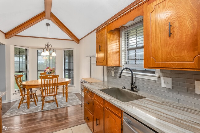 Photo - 5709 Bluebonnett Dr