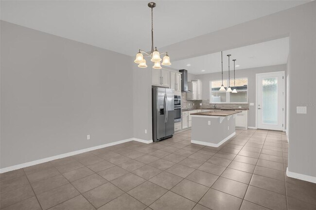 Photo - 5167 Caspian St