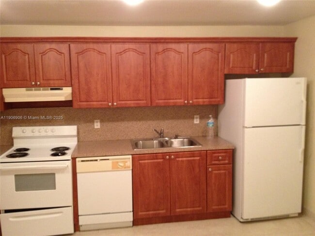 Photo - 4065 SW 51st St Unidad B