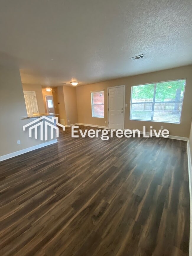 Photo - 65 Assana Ct