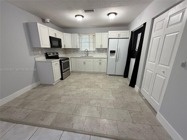 6316 Lincoln St Unit 6316