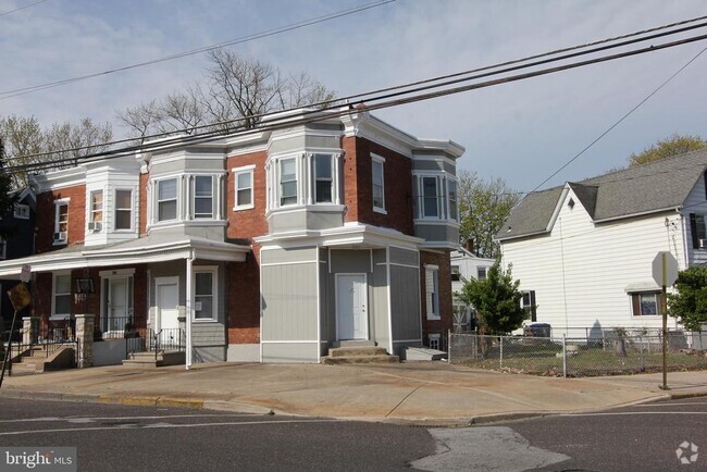 Building Photo - 101 S Brown St Rental