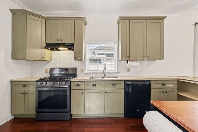 Photo - 160 Ormond St SE