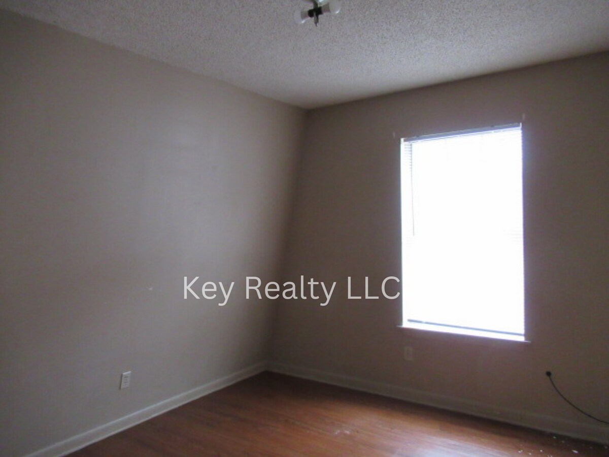 Photo - 214 - C Lee St. - Pineville, on the corner...