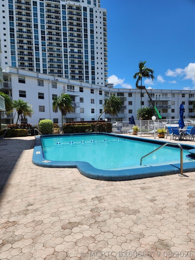 Building Photo - 1893 S Ocean Dr Unit 511
