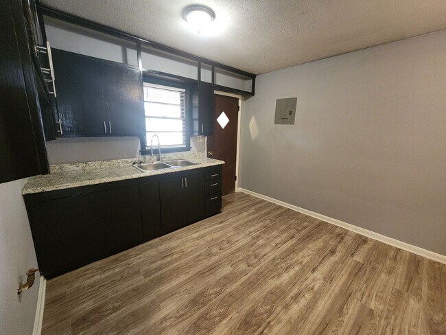 Photo - 2639 Willow St Unit B