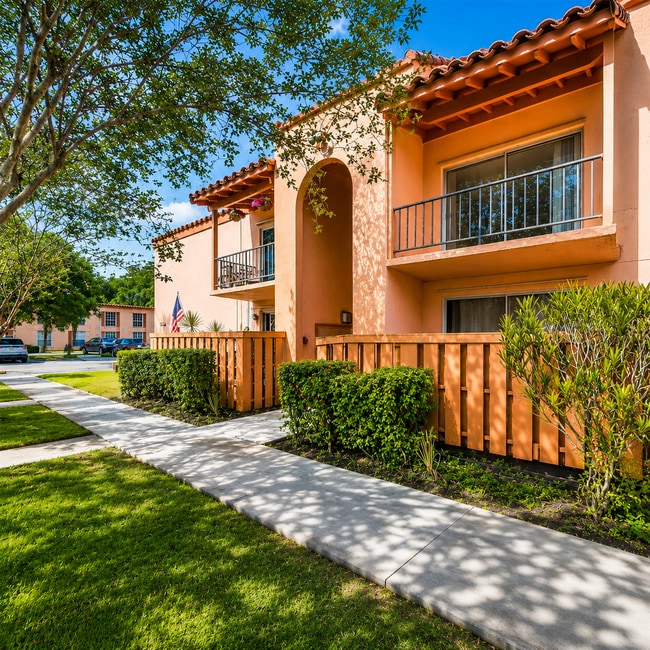 Building Photo - 7160 Fairway Dr Unit J16