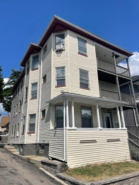 Building Photo - 7 Wyman St Unit 3 Rental