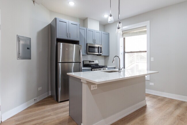 Photo - 441 W Belden Ave