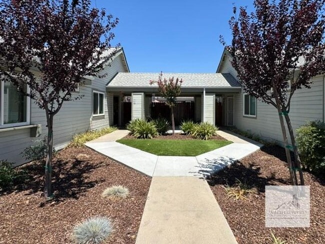 Photo - 7016 N Thorne Ave Unidad 104
