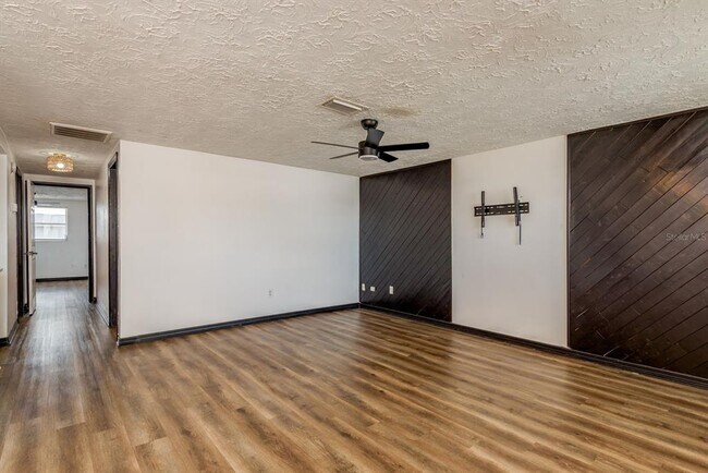 Photo - 3332 Chauncy Rd