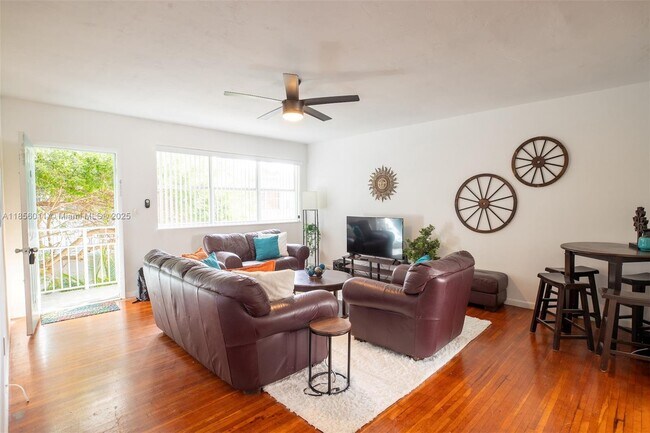 Building Photo - 1265 Marseille Dr Unit 32 Rental