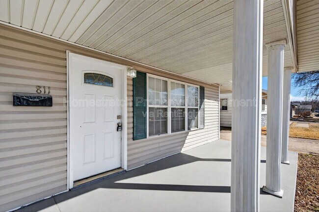 Photo - 811 St Thomas Ln