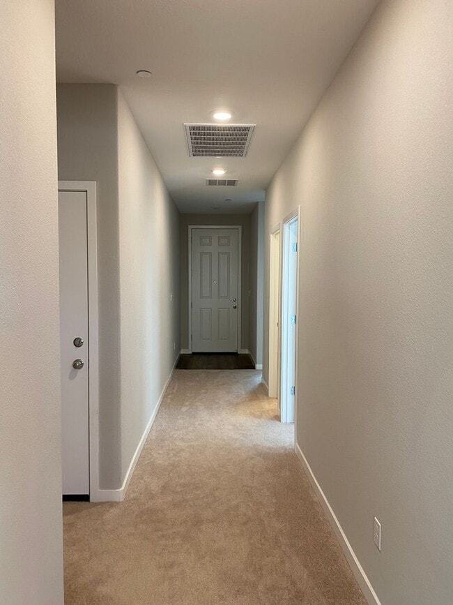 Photo - Like Brand New 3 Bed 2 Bath Home FOR RENT!