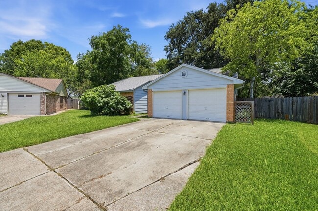 Photo - 214 Glen Haven Ct