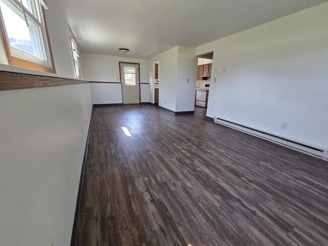 Photo - 324 Joseph St