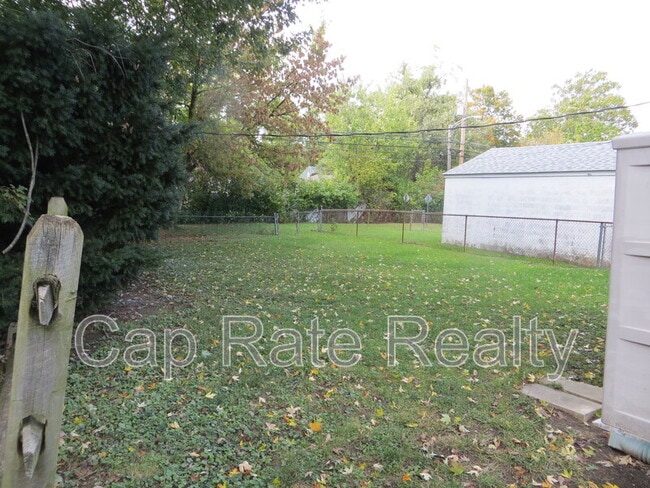 Photo - 469 S Waverly St