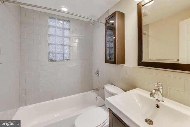 Photo - 1724 21st St NW