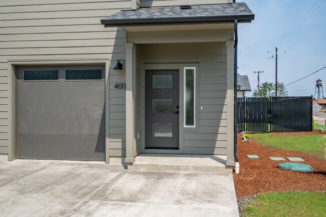Building Photo - 400 Wagon Wheel Dr Rental