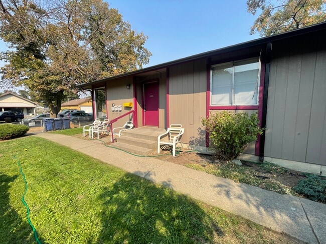 Photo - Ground Floor 2 Bed, 1 Bath near Upriver & ...