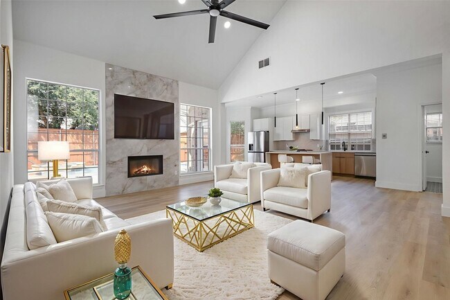 Photo - 2325 Flanders Ln