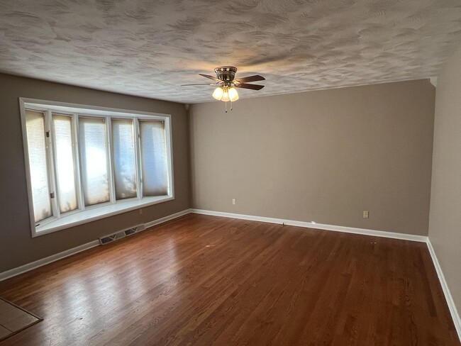 Photo - Pre-Lease in Brentwood